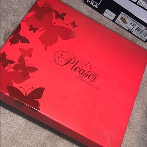 Pleasure size 7 heels